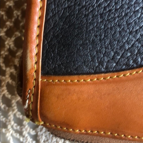 Dooney and Bourke purse - Picture 6 of 9